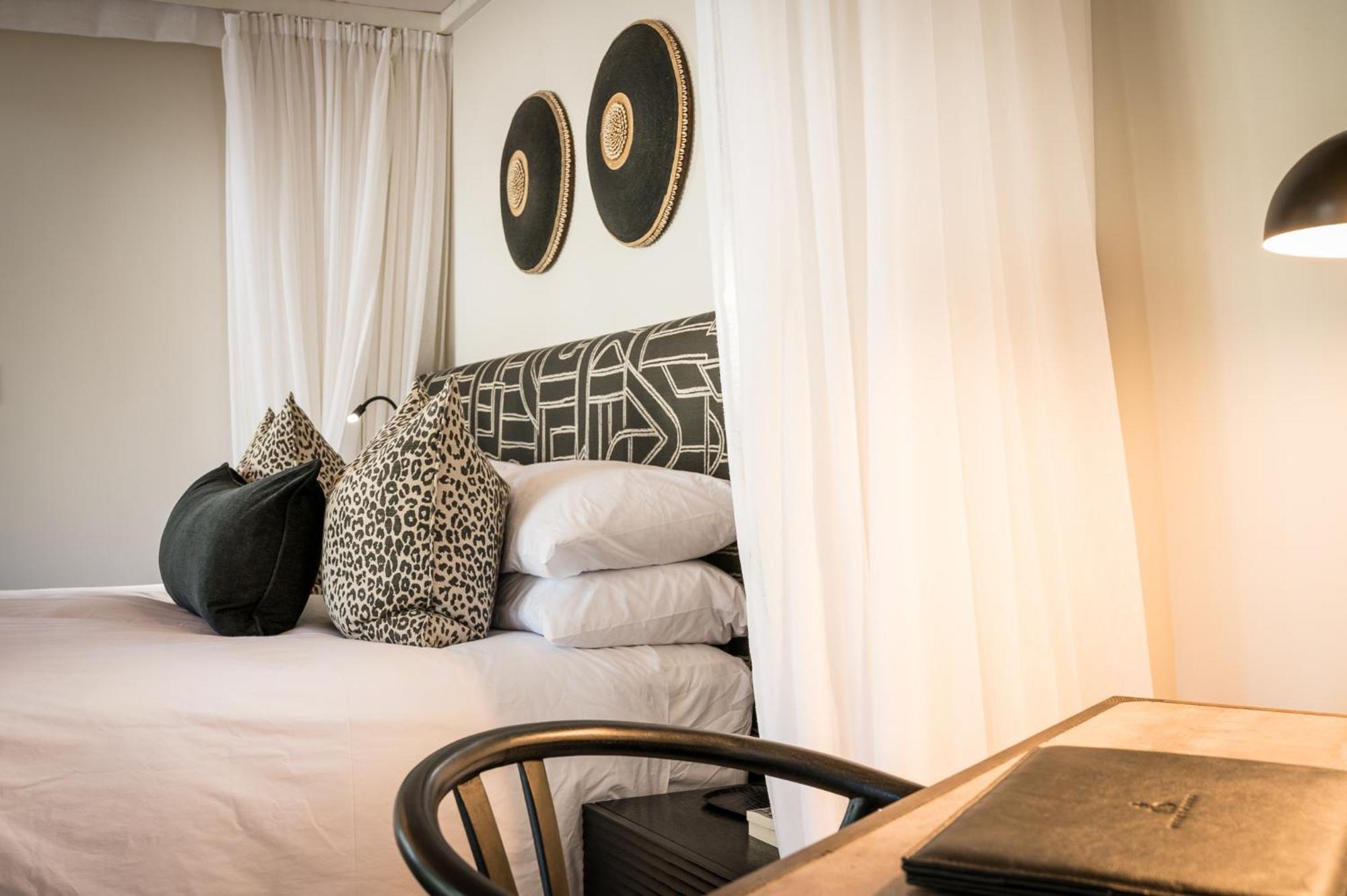 Serondella Safari Lodge Thornybush Game Reserve Room photo