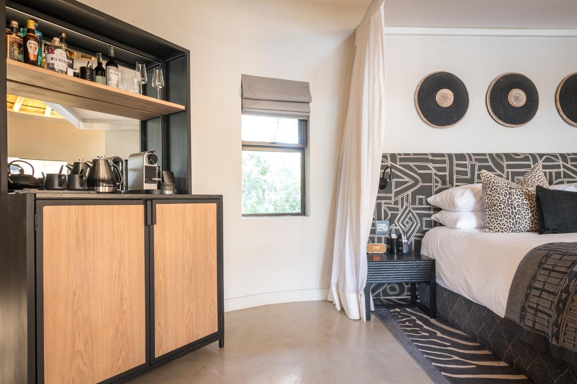 Serondella Safari Lodge Thornybush Game Reserve Room photo